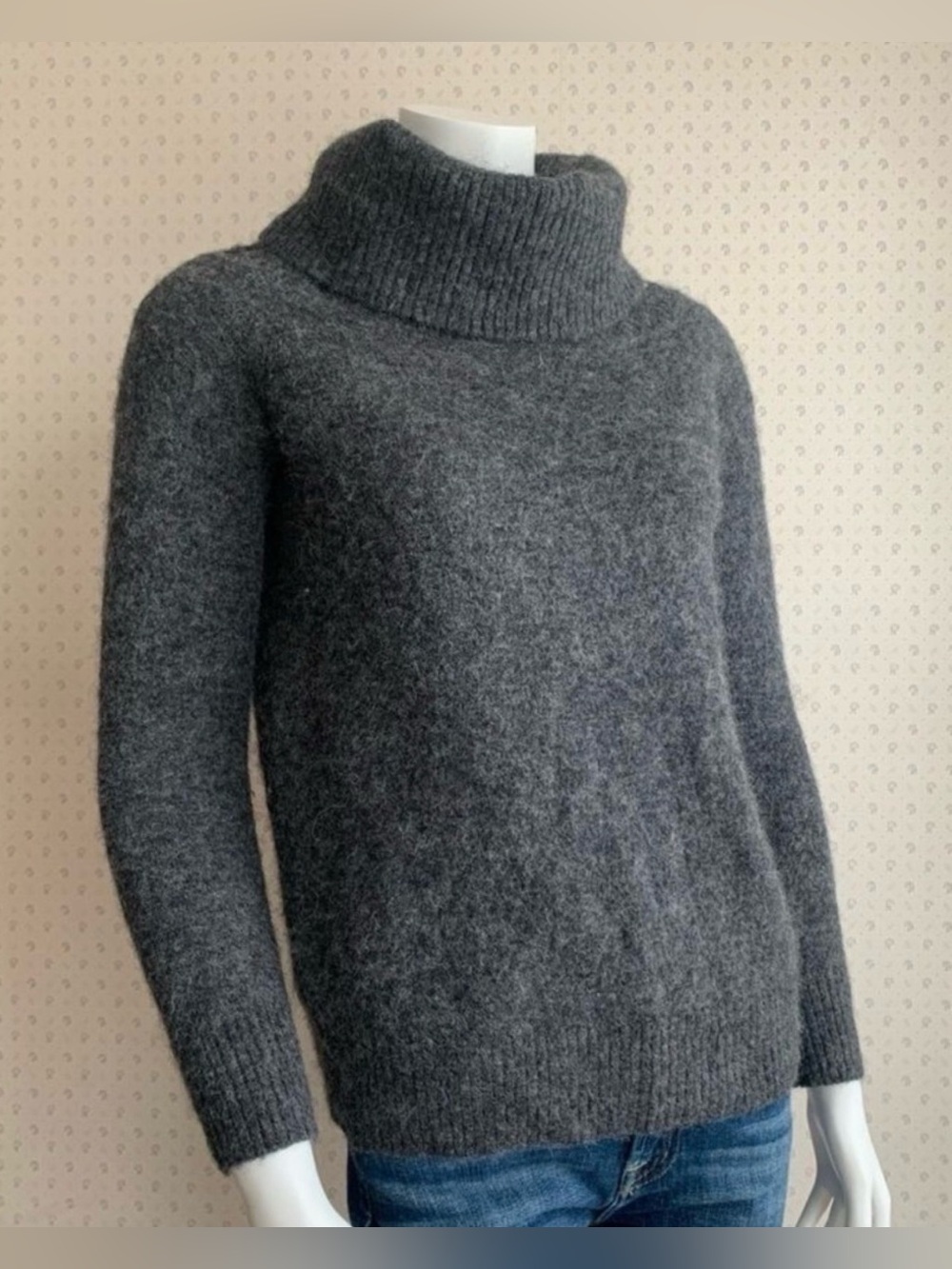 Aritzia Wilfred Free Faretta Sweater in Gray Size Small